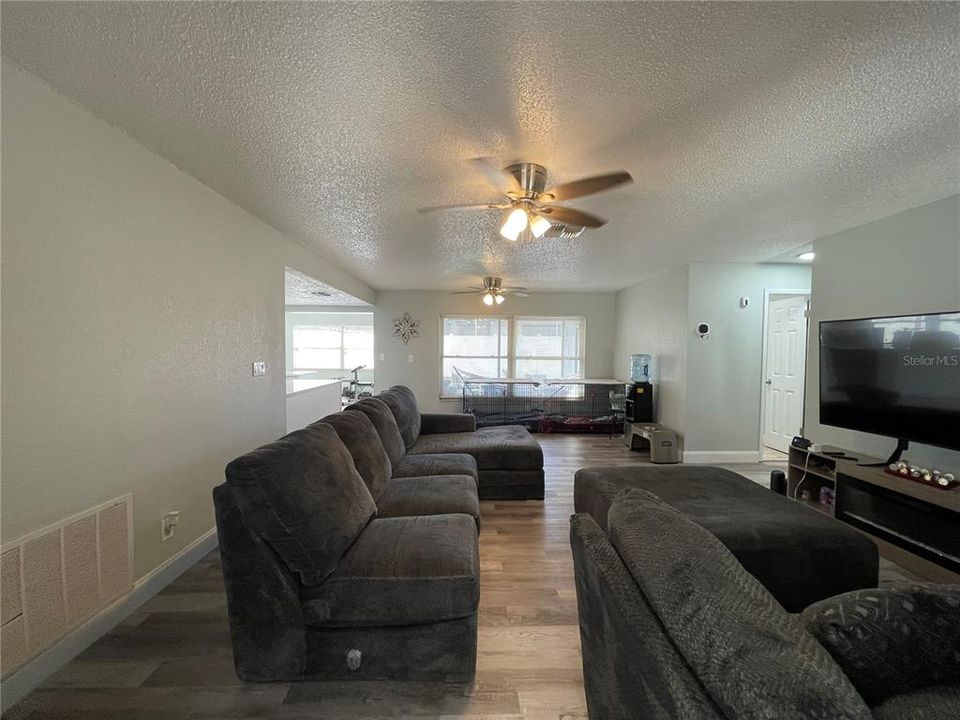 For Rent: $1,650 (2 beds, 2 baths, 1248 Square Feet)