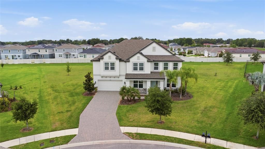 For Rent: $4,500 (6 beds, 4 baths, 4899 Square Feet)