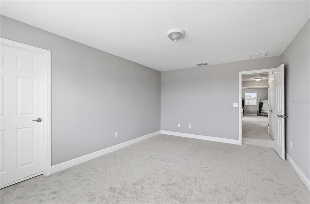 For Rent: $4,500 (6 beds, 4 baths, 4899 Square Feet)