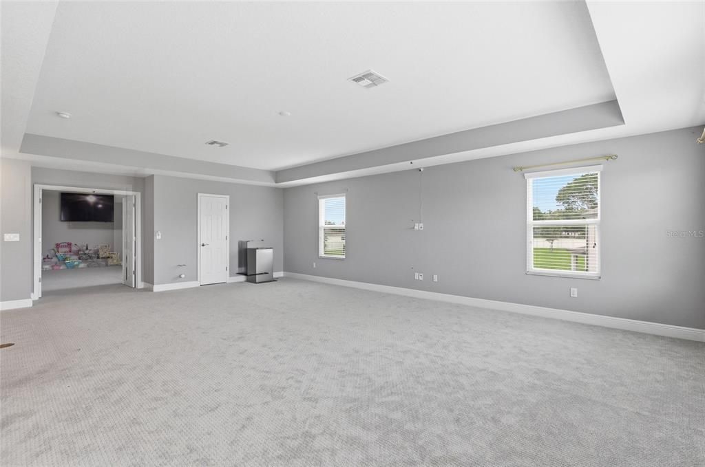 For Rent: $4,500 (6 beds, 4 baths, 4899 Square Feet)