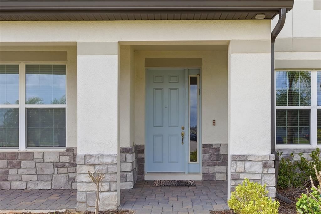 For Rent: $4,500 (6 beds, 4 baths, 4899 Square Feet)