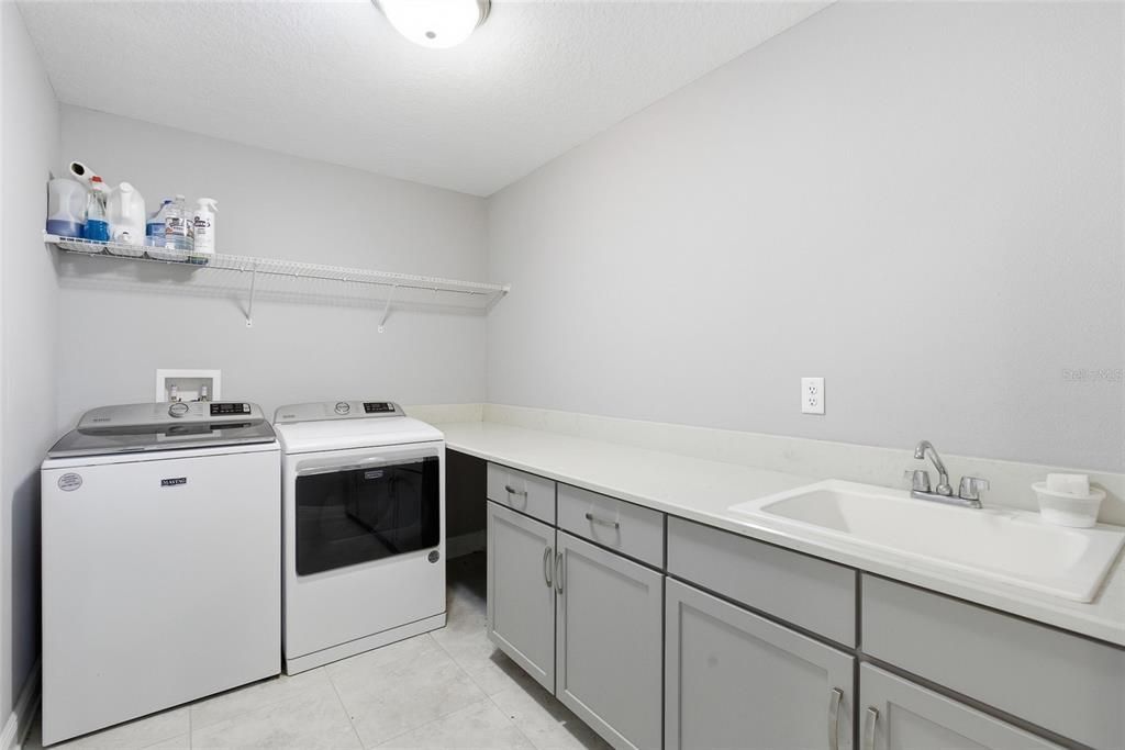 For Rent: $4,500 (6 beds, 4 baths, 4899 Square Feet)