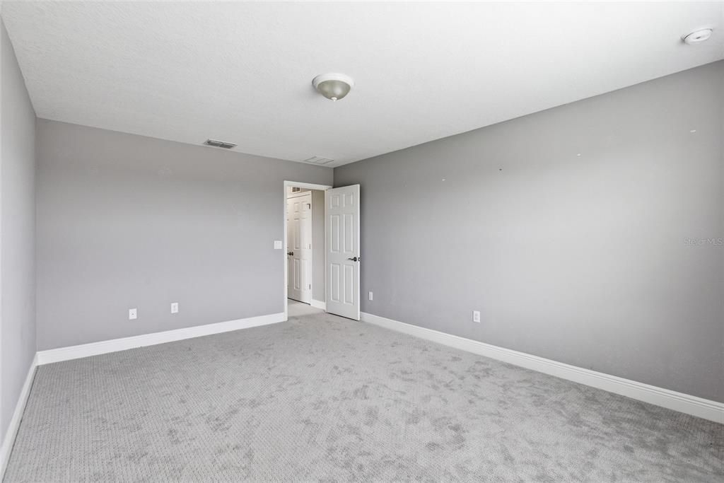 For Rent: $4,500 (6 beds, 4 baths, 4899 Square Feet)
