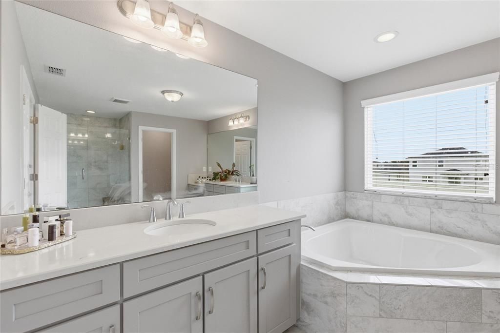 For Rent: $4,500 (6 beds, 4 baths, 4899 Square Feet)