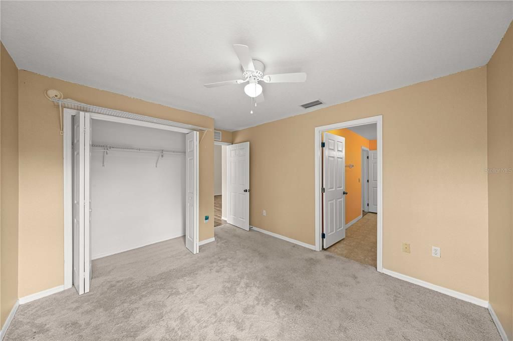 Activo con contrato: $225,000 (3 camas, 2 baños, 1583 Pies cuadrados)