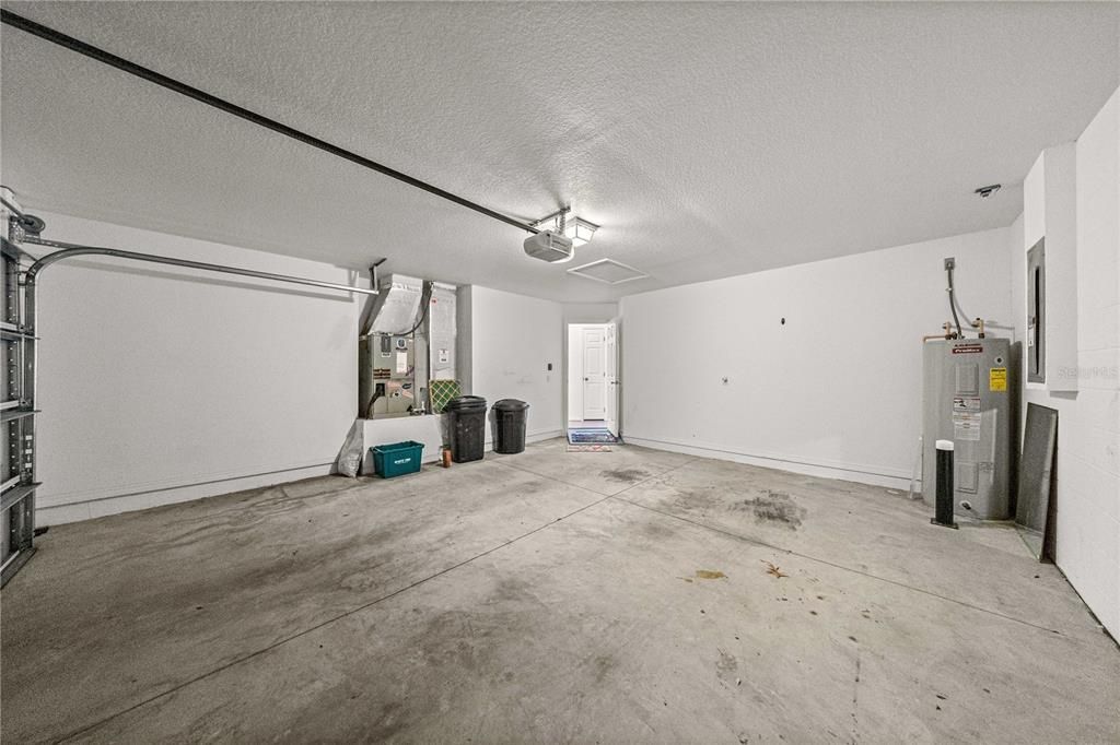 Activo con contrato: $225,000 (3 camas, 2 baños, 1583 Pies cuadrados)