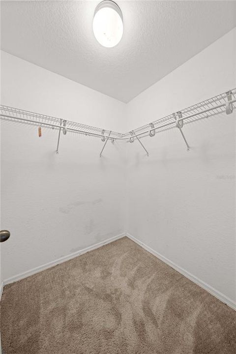 Activo con contrato: $225,000 (3 camas, 2 baños, 1583 Pies cuadrados)