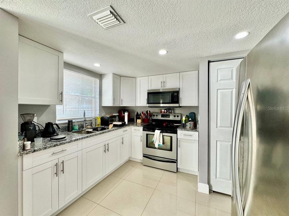 В аренду: $1,700 (2 спален, 2 ванн, 1138 Квадратных фут)