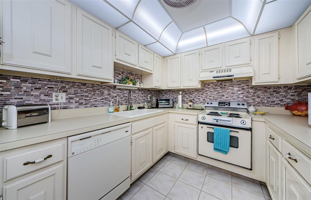 : $2,650 (2 beds, 2 baths, 1245 Square Feet)