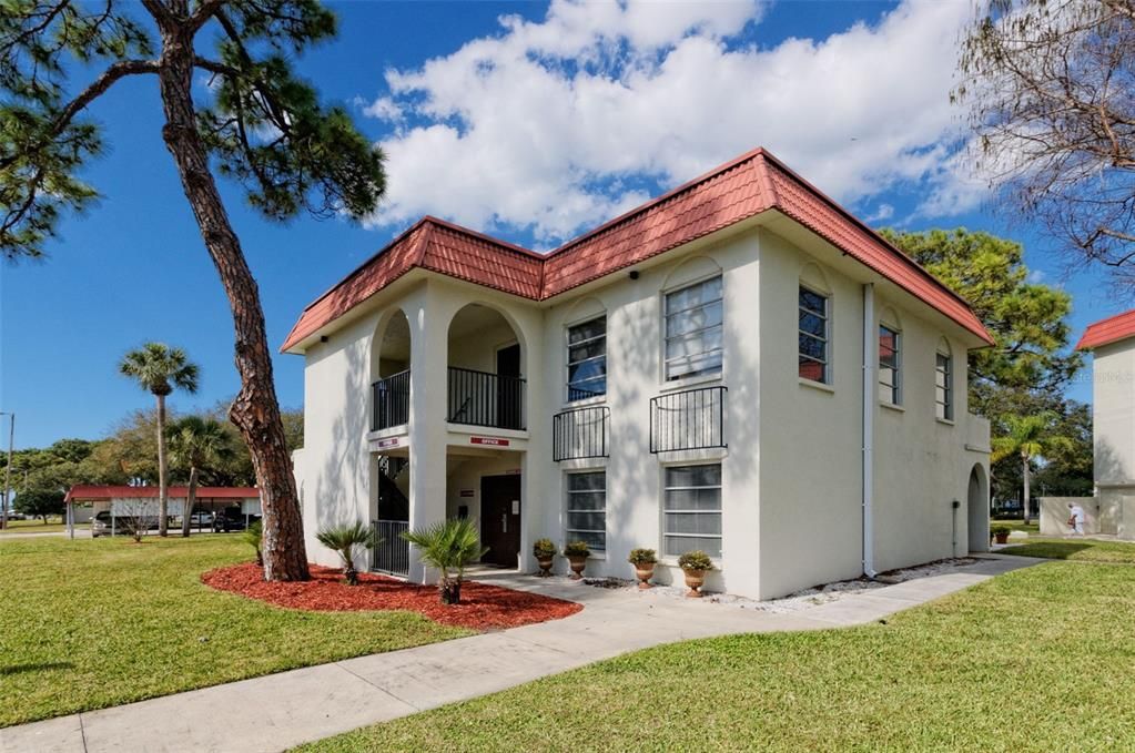 : $2,650 (2 beds, 2 baths, 1245 Square Feet)