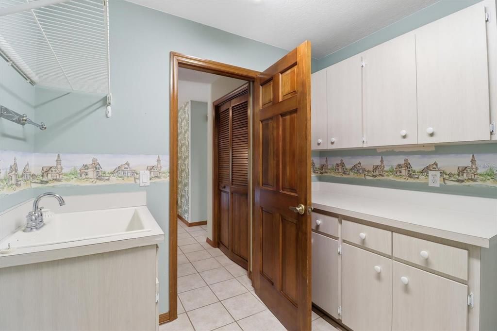 For Sale: $325,000 (3 beds, 2 baths, 2058 Square Feet)