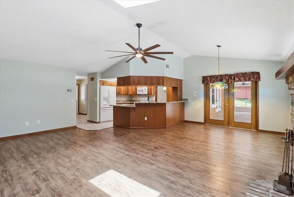 For Sale: $325,000 (3 beds, 2 baths, 2058 Square Feet)