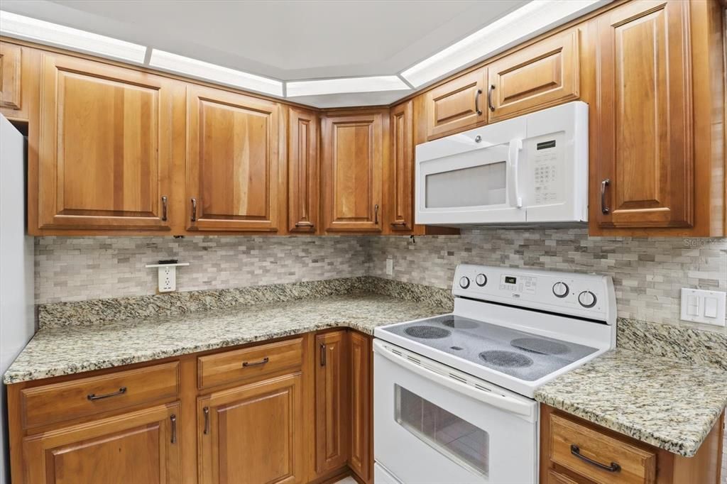 For Sale: $325,000 (3 beds, 2 baths, 2058 Square Feet)