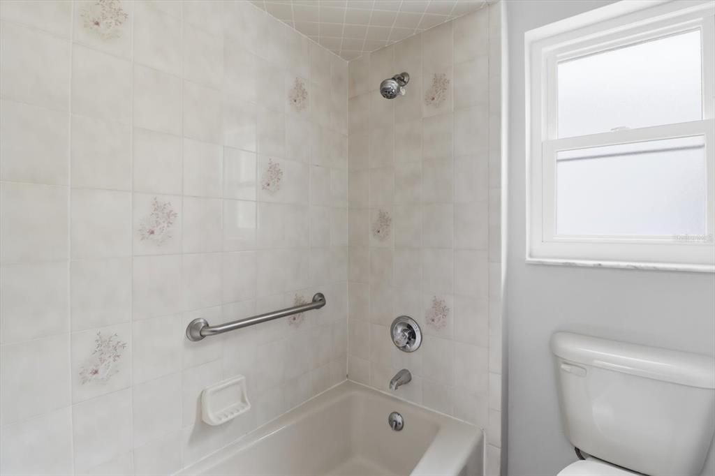 For Sale: $325,000 (3 beds, 2 baths, 2058 Square Feet)