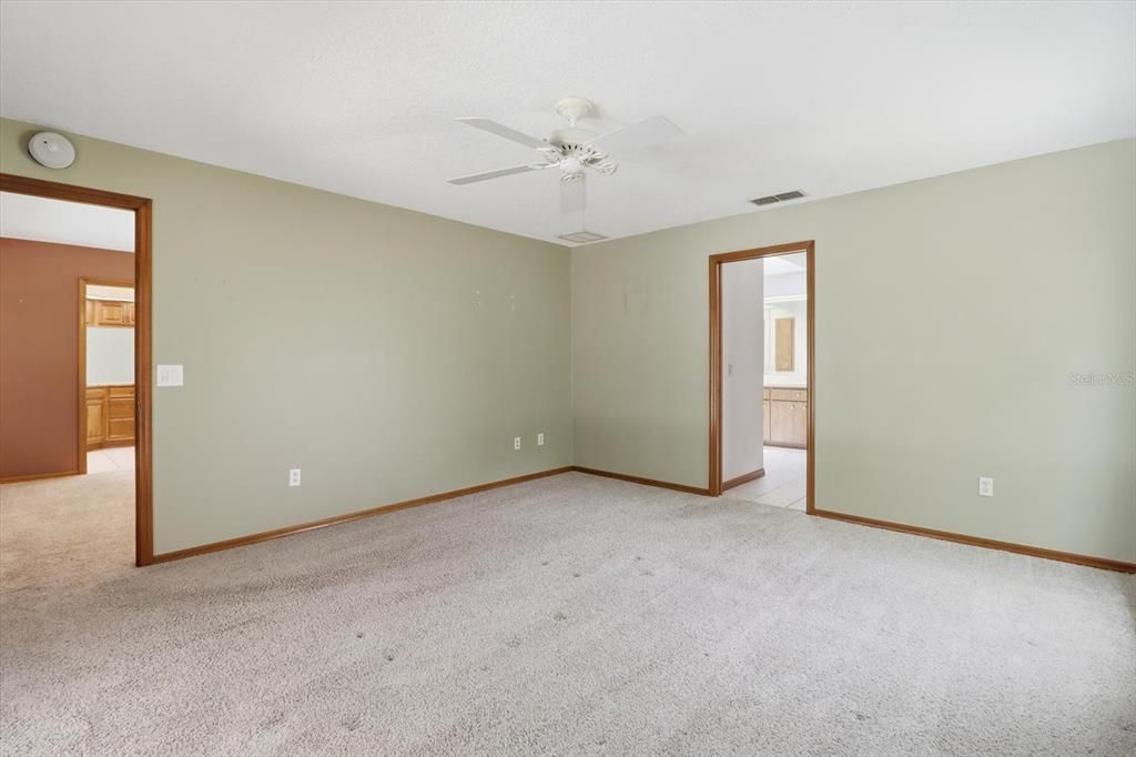For Sale: $325,000 (3 beds, 2 baths, 2058 Square Feet)