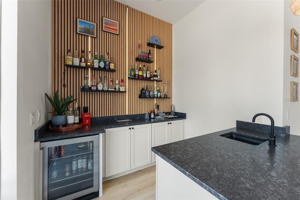 For Sale: $1,890,000 (3 beds, 4 baths, 3287 Square Feet)