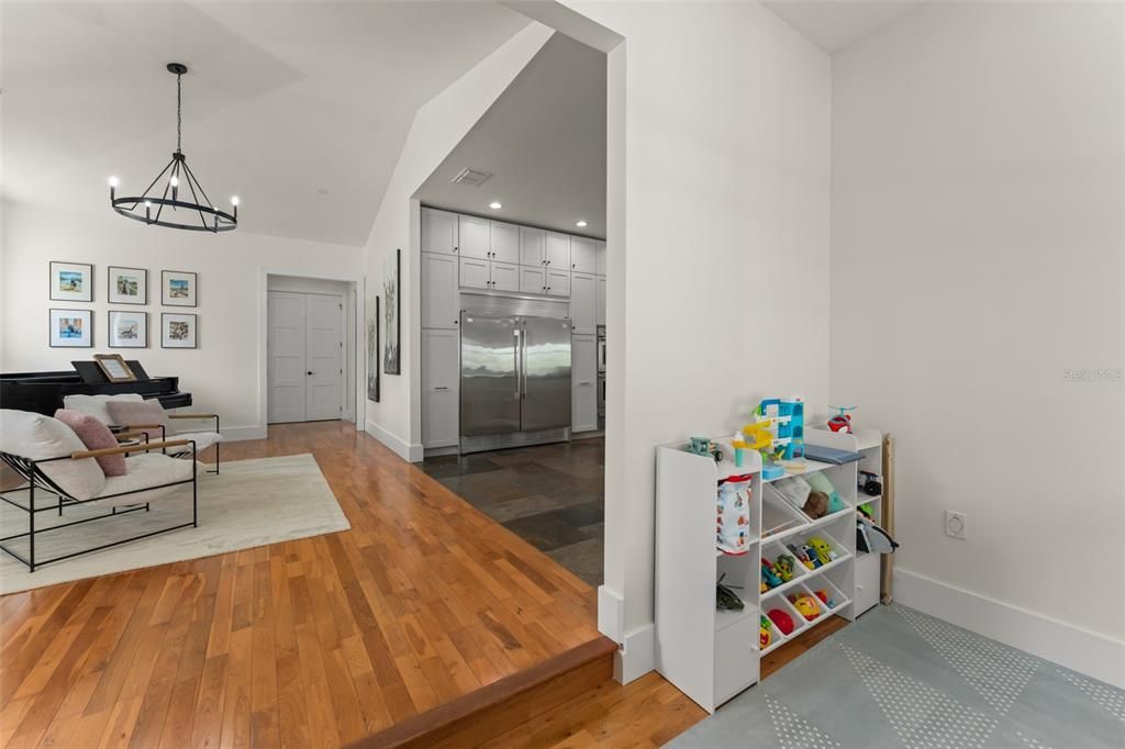 For Sale: $1,890,000 (3 beds, 4 baths, 3287 Square Feet)