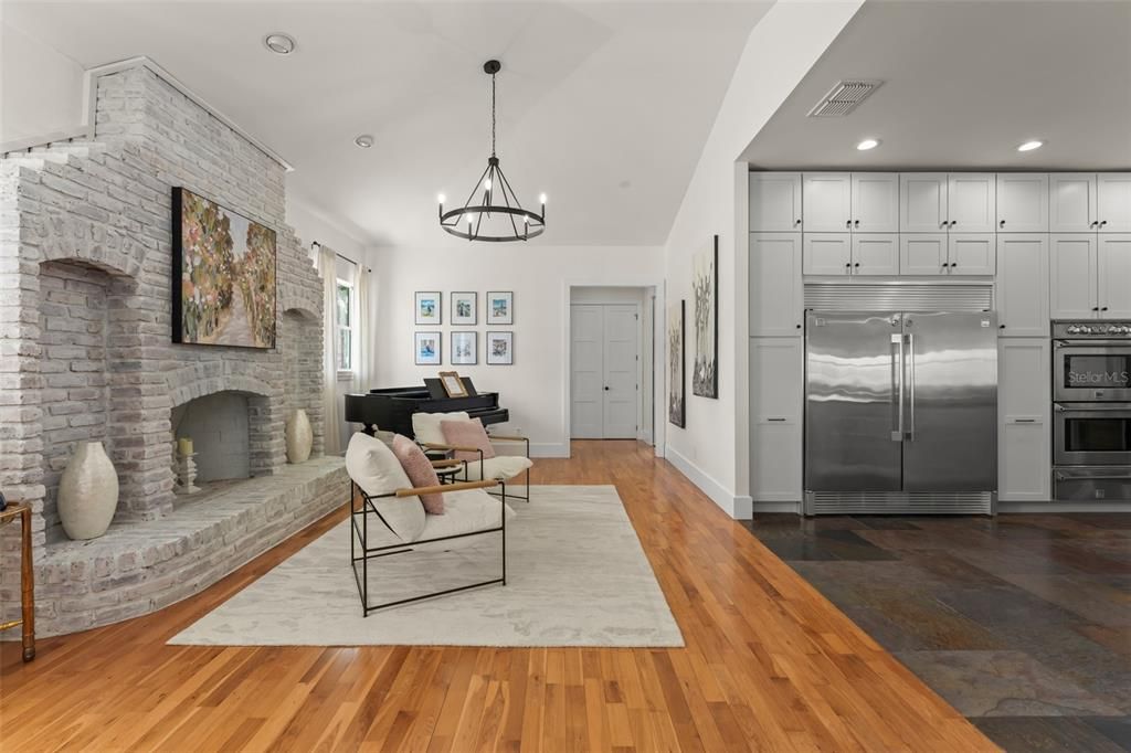 For Sale: $1,890,000 (3 beds, 4 baths, 3287 Square Feet)