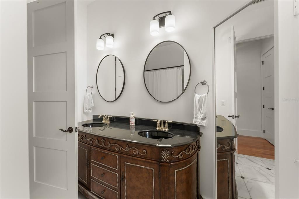 For Sale: $1,890,000 (3 beds, 4 baths, 3287 Square Feet)