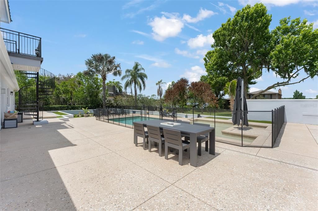 For Sale: $1,890,000 (3 beds, 4 baths, 3287 Square Feet)