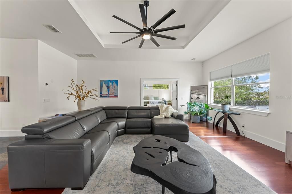 For Sale: $1,890,000 (3 beds, 4 baths, 3287 Square Feet)