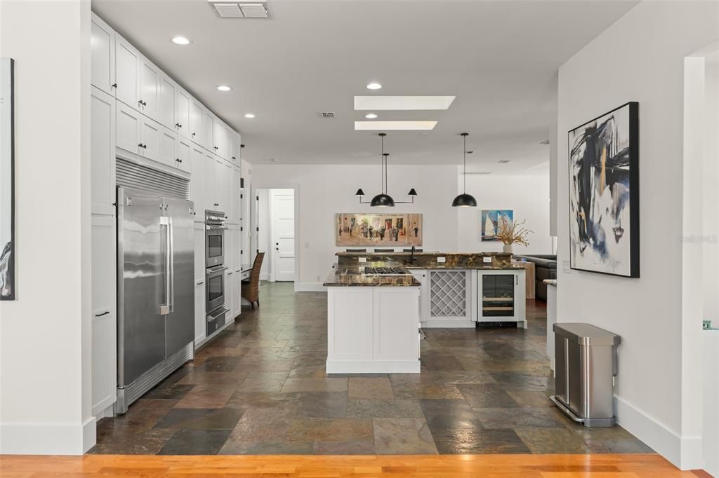 For Sale: $1,890,000 (3 beds, 4 baths, 3287 Square Feet)