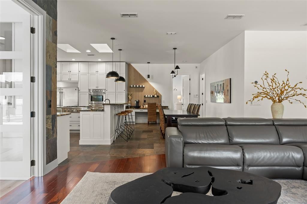 For Sale: $1,890,000 (3 beds, 4 baths, 3287 Square Feet)