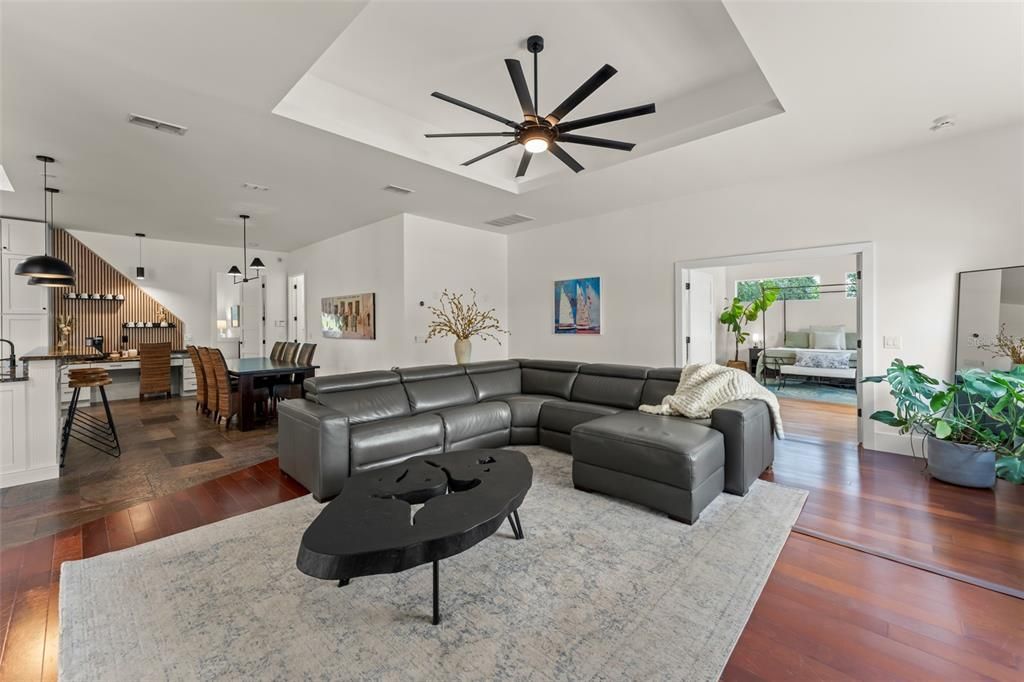 For Sale: $1,890,000 (3 beds, 4 baths, 3287 Square Feet)