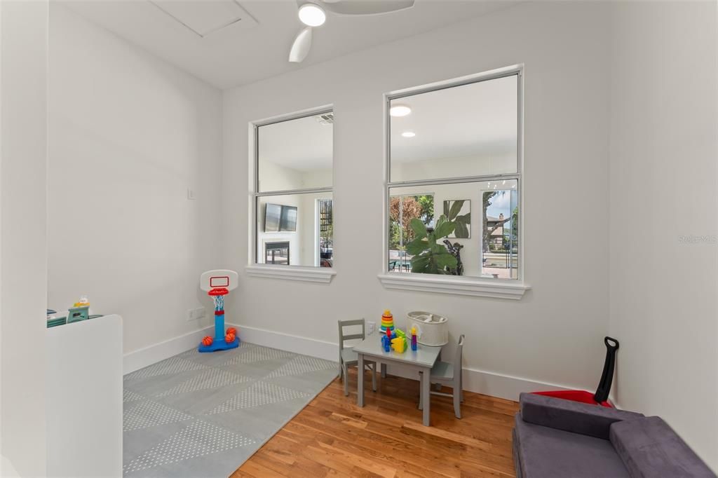 For Sale: $1,890,000 (3 beds, 4 baths, 3287 Square Feet)