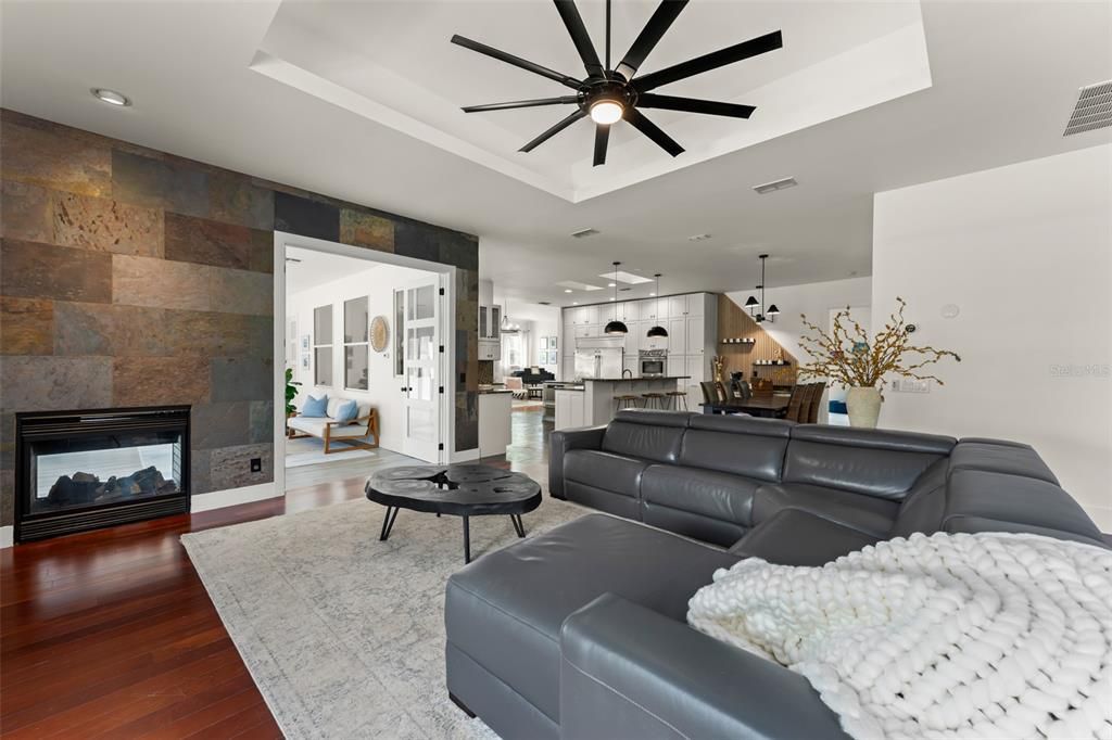 For Sale: $1,890,000 (3 beds, 4 baths, 3287 Square Feet)