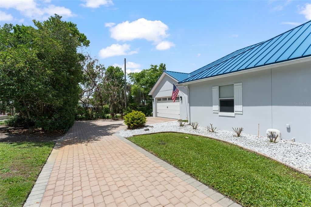 For Sale: $1,890,000 (3 beds, 4 baths, 3287 Square Feet)