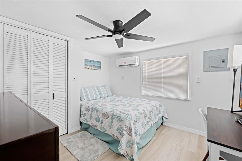 For Sale: $309,900 (2 beds, 2 baths, 1060 Square Feet)