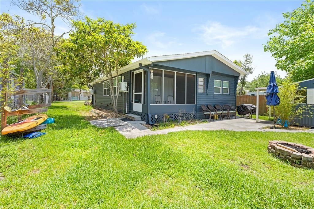 For Sale: $309,900 (2 beds, 2 baths, 1060 Square Feet)