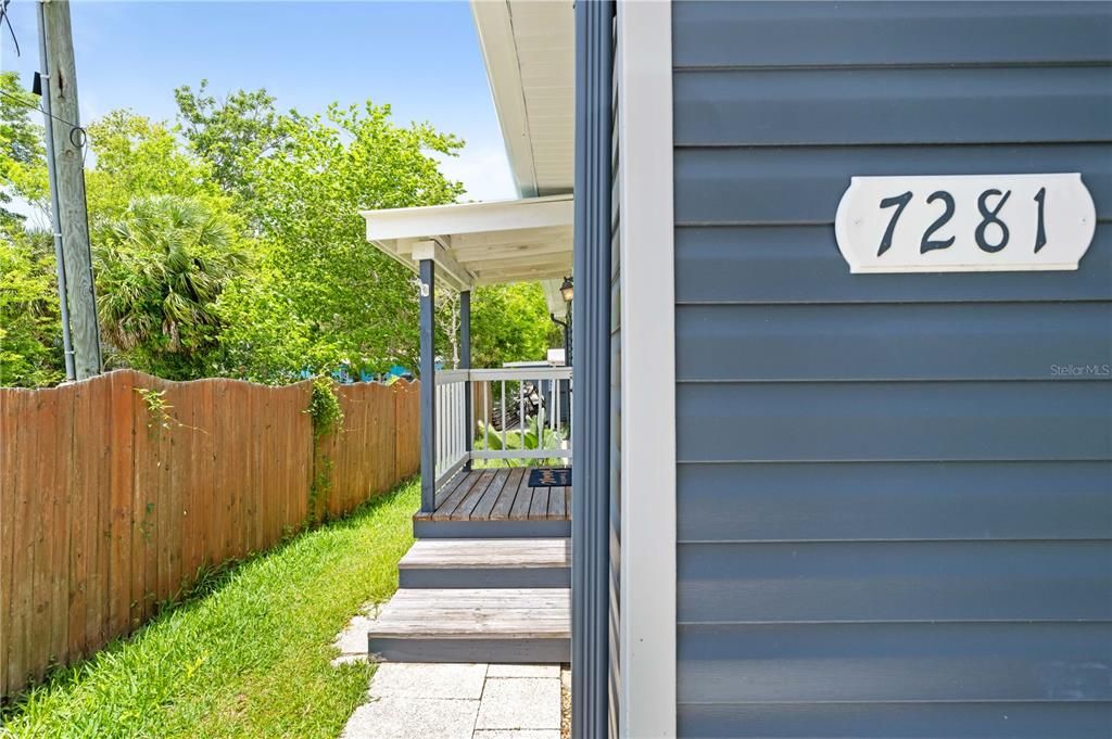 For Sale: $309,900 (2 beds, 2 baths, 1060 Square Feet)