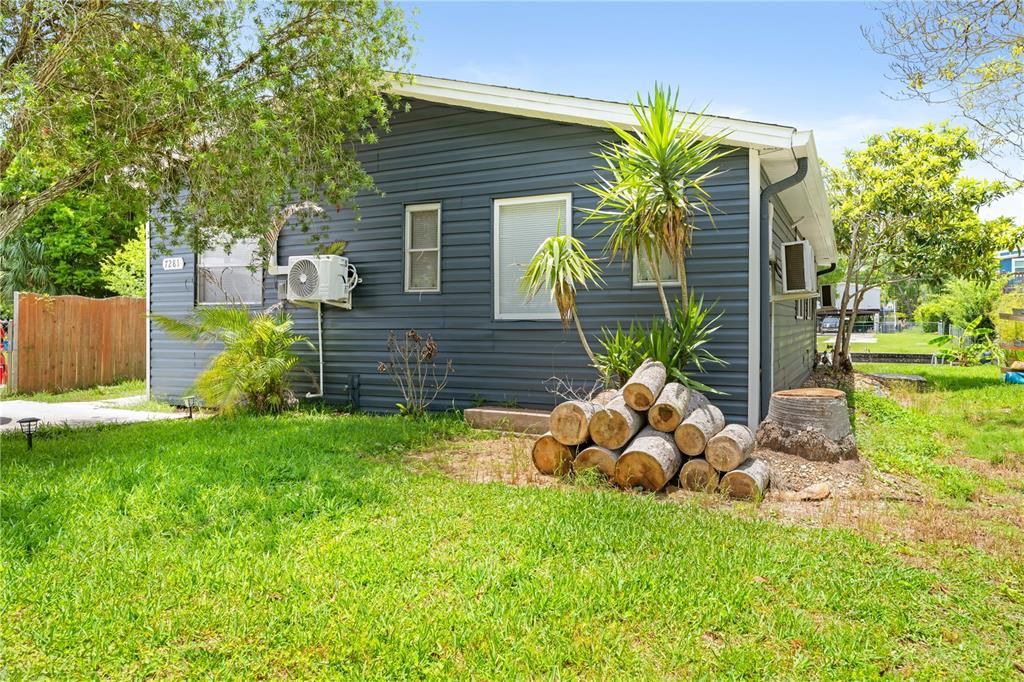 For Sale: $309,900 (2 beds, 2 baths, 1060 Square Feet)