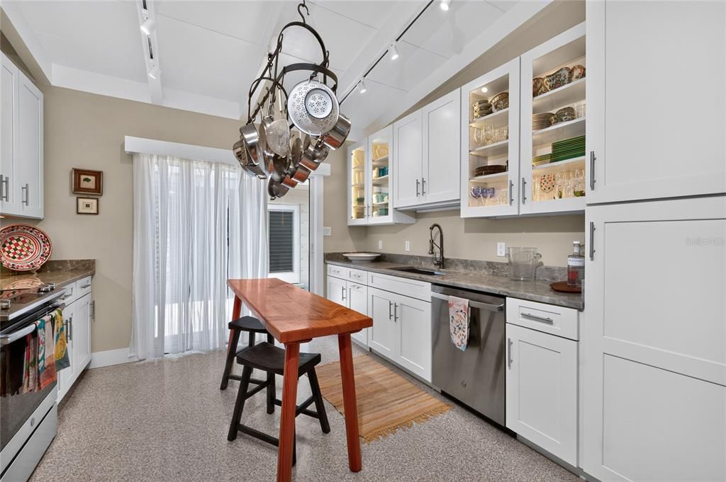 На продажу: $499,900 (3 спален, 1 ванн, 1512 Квадратных фут)