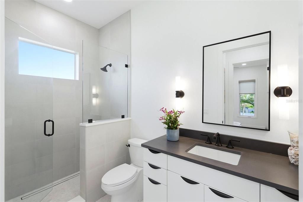 For Sale: $3,790,000 (5 beds, 5 baths, 3640 Square Feet)