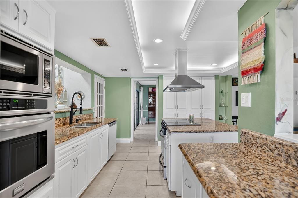 For Sale: $935,000 (4 beds, 4 baths, 3469 Square Feet)