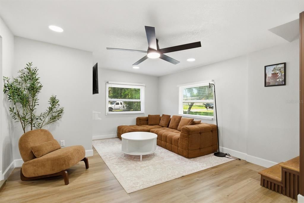 For Sale: $390,000 (3 beds, 1 baths, 1500 Square Feet)