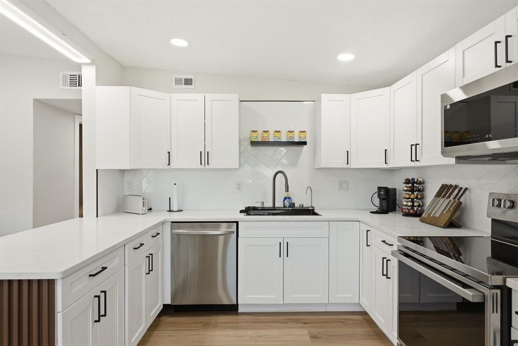 For Sale: $390,000 (3 beds, 1 baths, 1500 Square Feet)