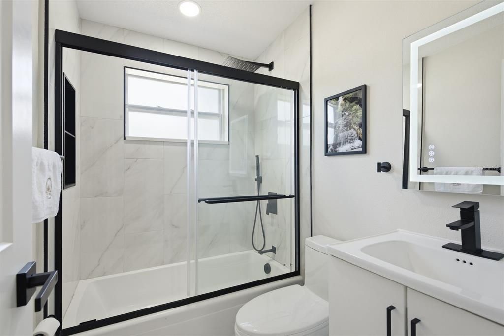 For Sale: $390,000 (3 beds, 1 baths, 1500 Square Feet)