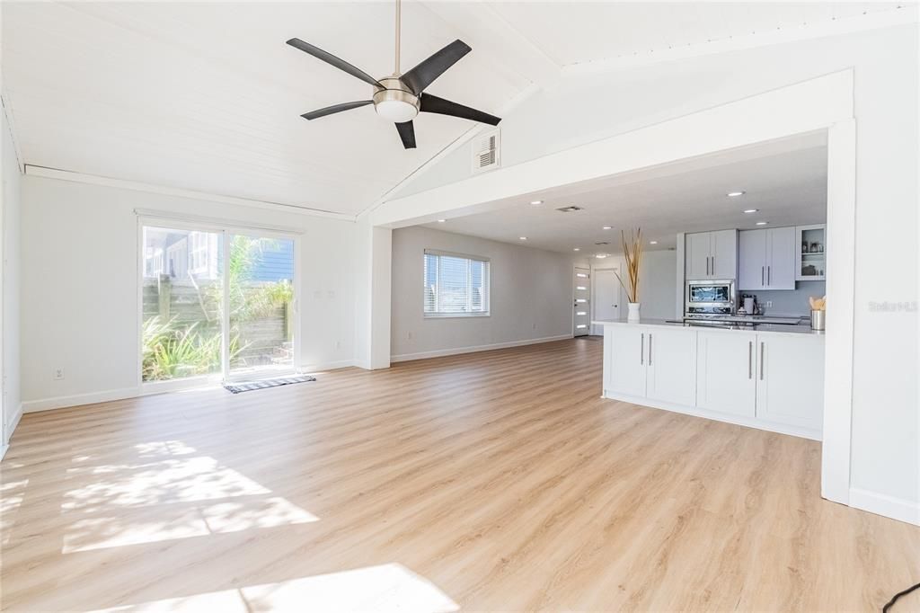 En Venta: $549,900 (3 camas, 1 baños, 1488 Pies cuadrados)