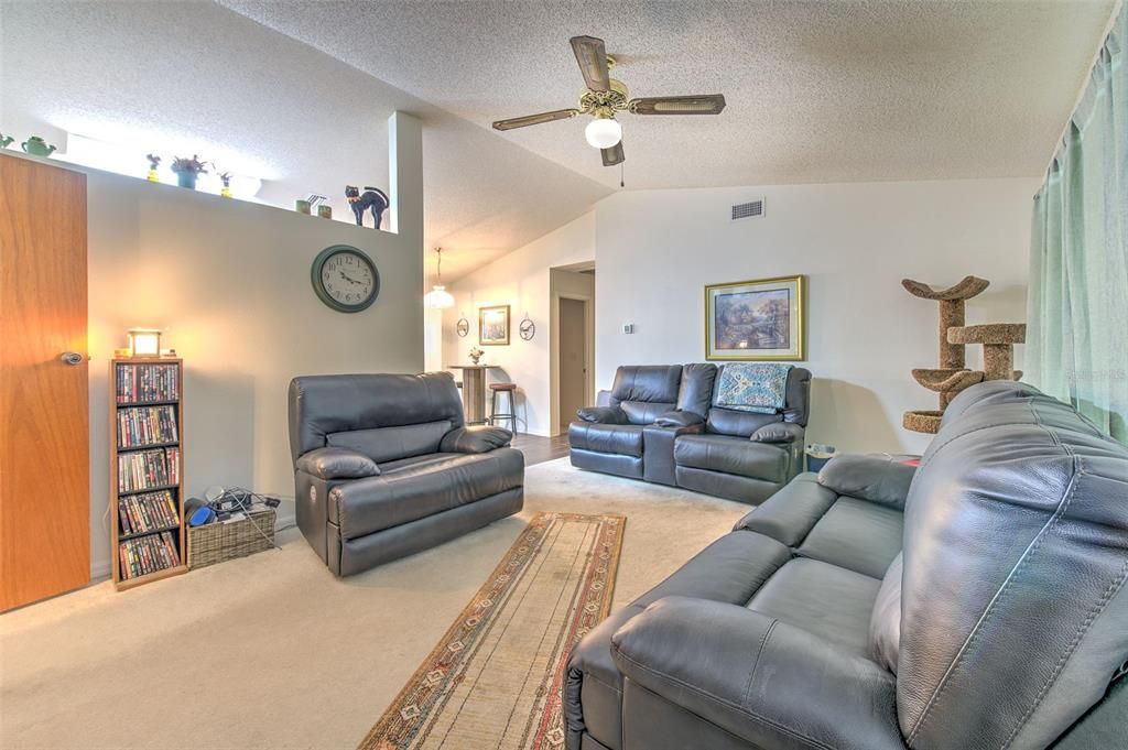For Sale: $339,000 (2 beds, 2 baths, 1303 Square Feet)