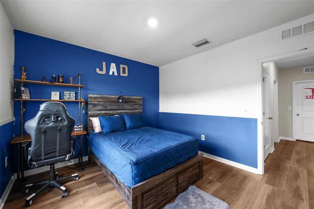 В аренду: $3,600 (5 спален, 3 ванн, 2605 Квадратных фут)