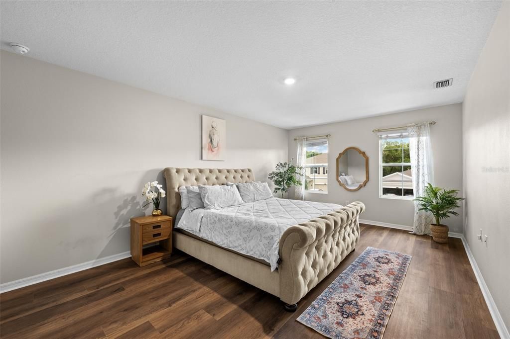 В аренду: $3,600 (5 спален, 3 ванн, 2605 Квадратных фут)
