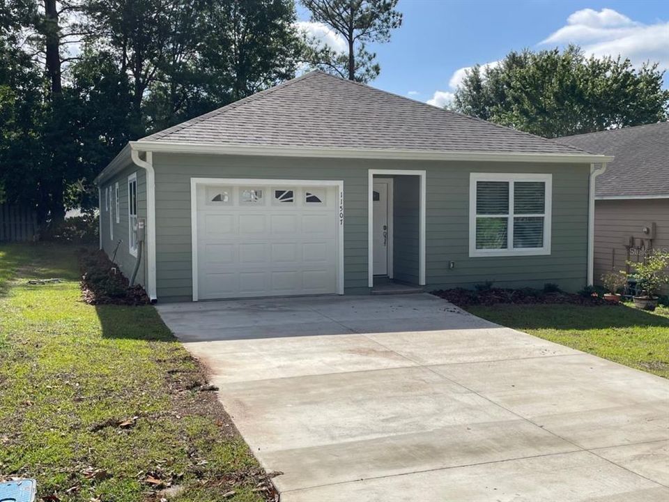 For Rent: $2,100 (3 beds, 2 baths, 1575 Square Feet)