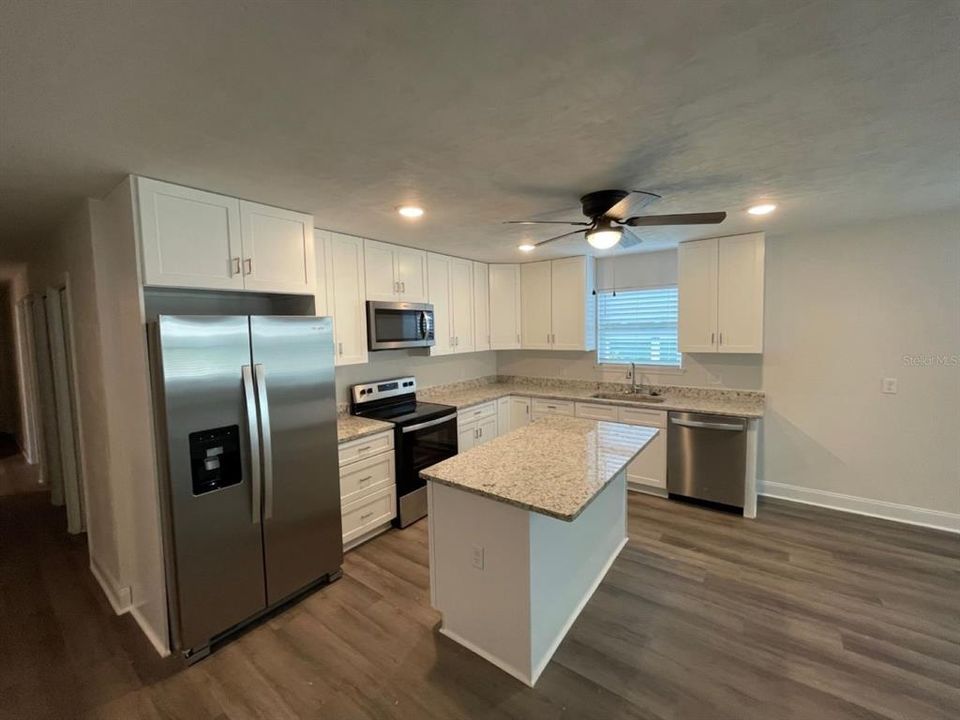 For Rent: $2,100 (3 beds, 2 baths, 1575 Square Feet)