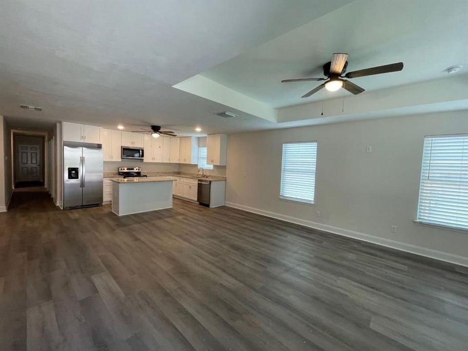 For Rent: $2,100 (3 beds, 2 baths, 1575 Square Feet)