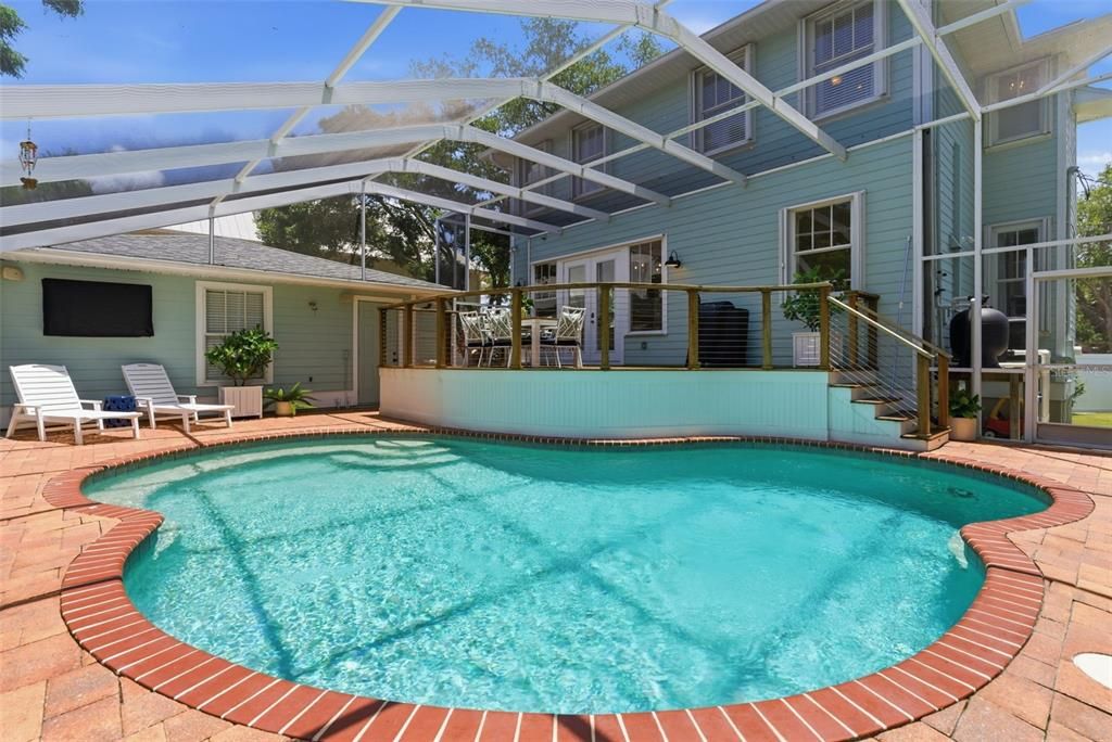 Activo con contrato: $990,000 (3 camas, 2 baños, 2154 Pies cuadrados)