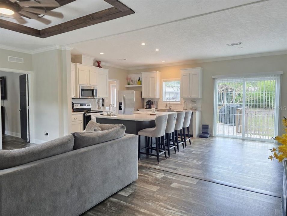 For Sale: $374,900 (5 beds, 3 baths, 2280 Square Feet)